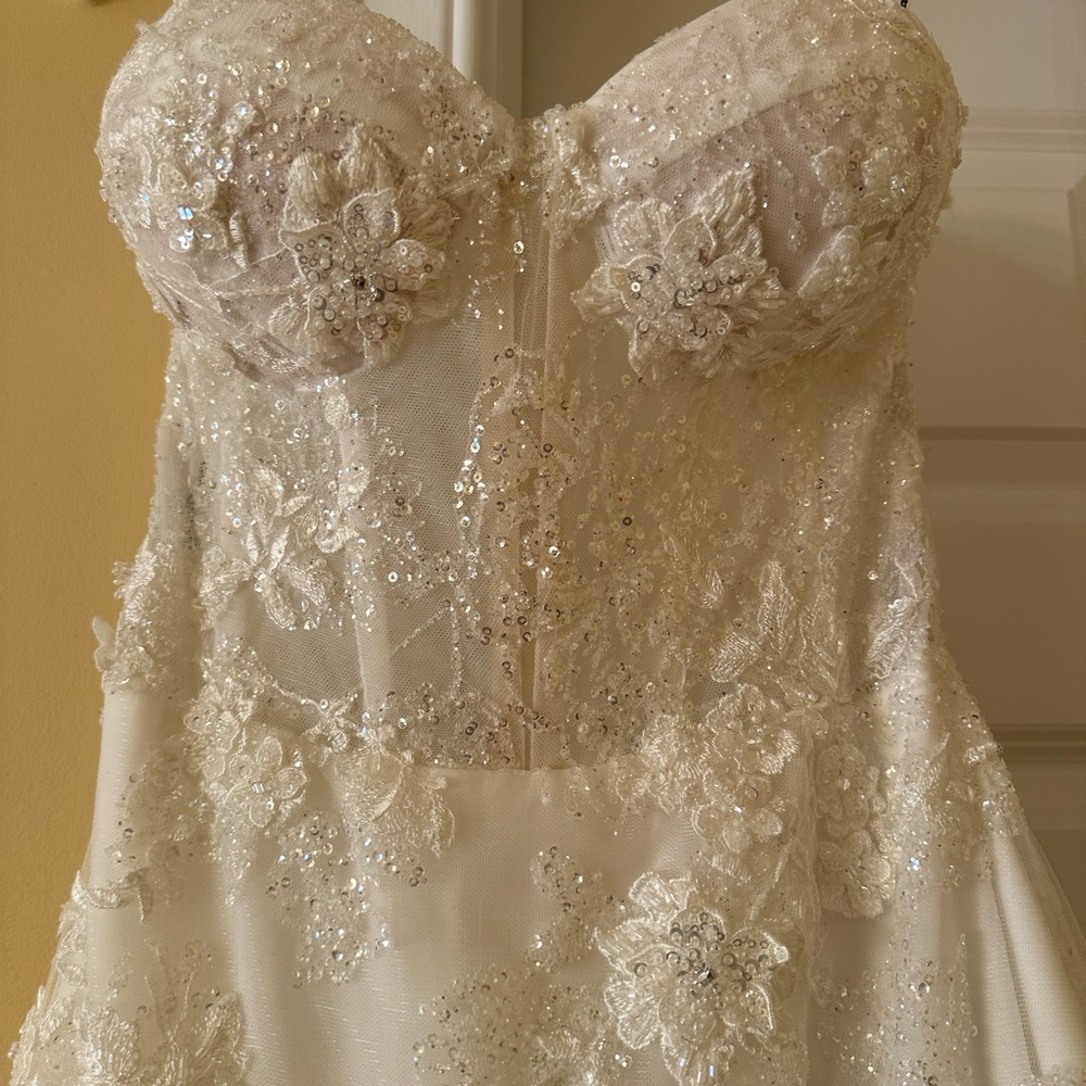 Elegant White Lace Wedding Dress